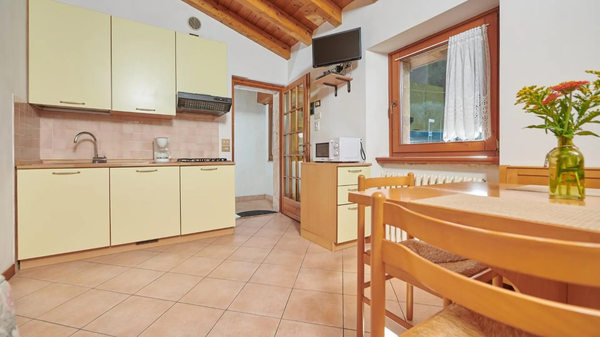 דירות מאלצ'סינה Casa Carlotta